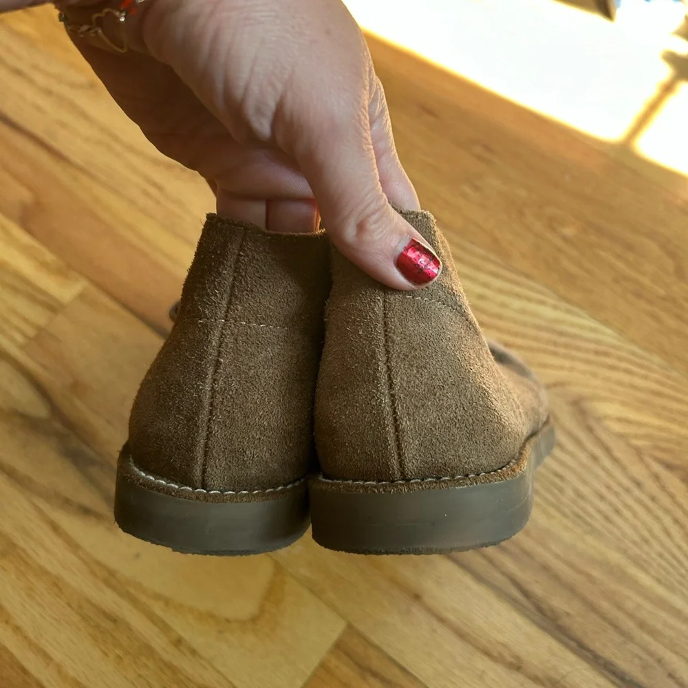 Crewcuts Boys Suede Taupe Chukka Boots K3